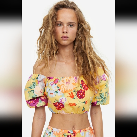 H&M Tops - HnM crop top